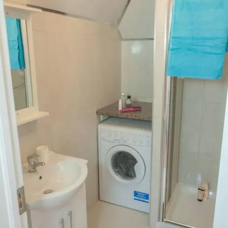 2 Bedroom In City Centre Apartment