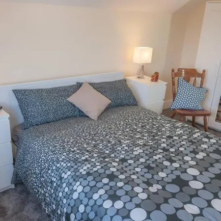 Apartment 2 Bedroom In City Centre